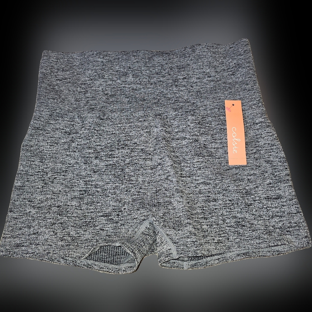 Colsie, stretch shorts